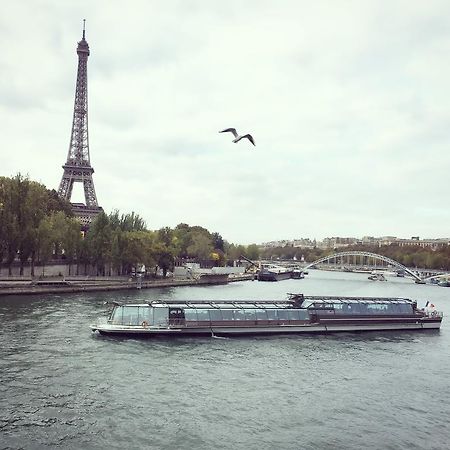 Апартаменты Eiffel Tower Champs De Mars Париж Экстерьер фото